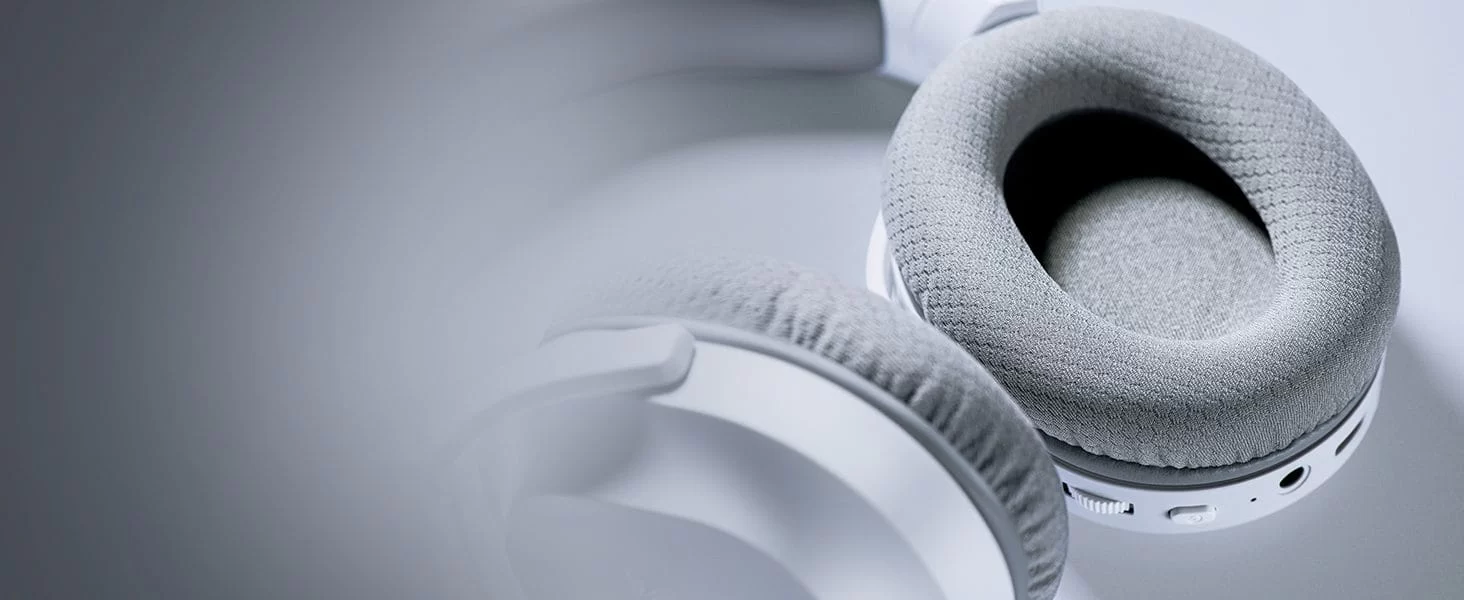 Razer Barracuda X Mercury White page 1 TTD 2