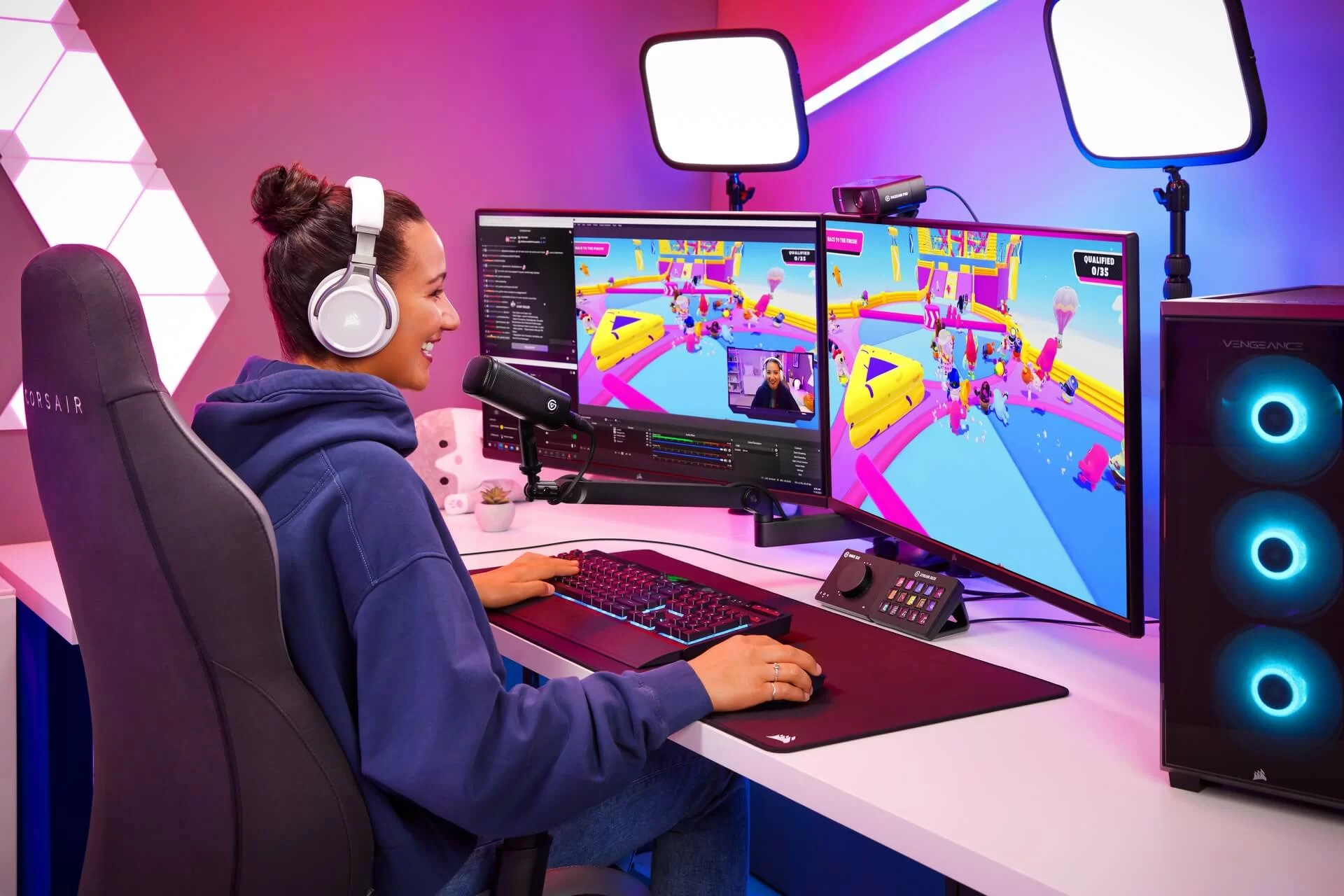 Facecam Pro Lifestyle Shot 03