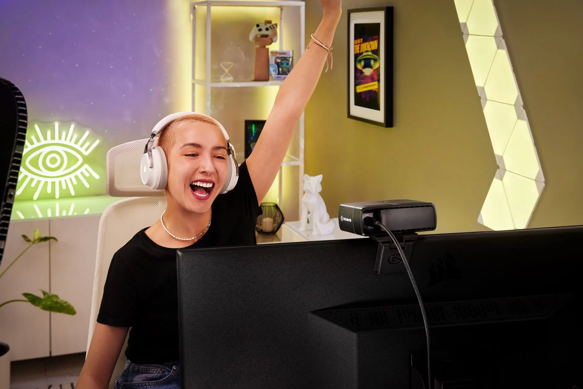 Facecam Pro Lifestyle Shot 06