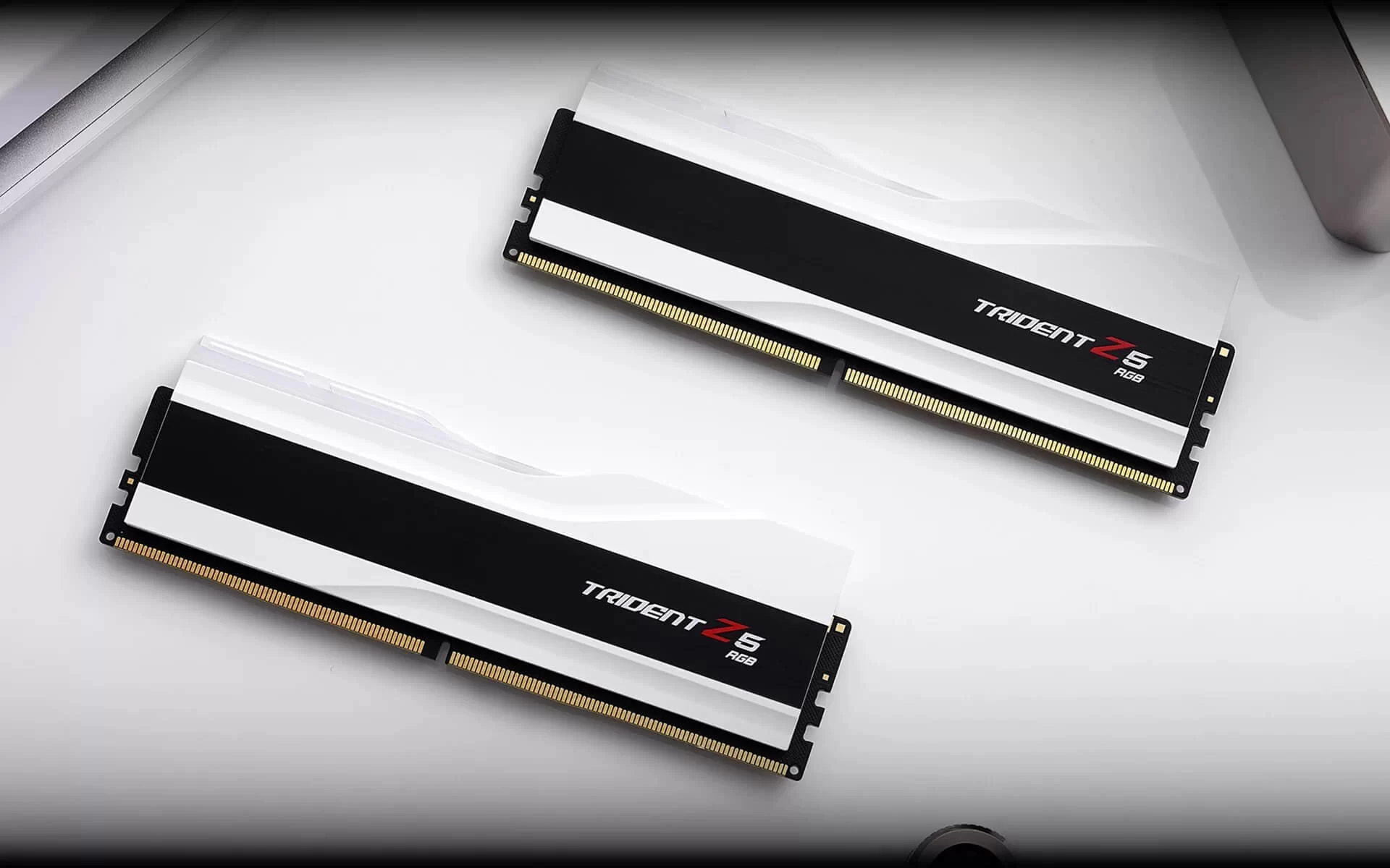 05 trident z5 rgb white premium dual texture design