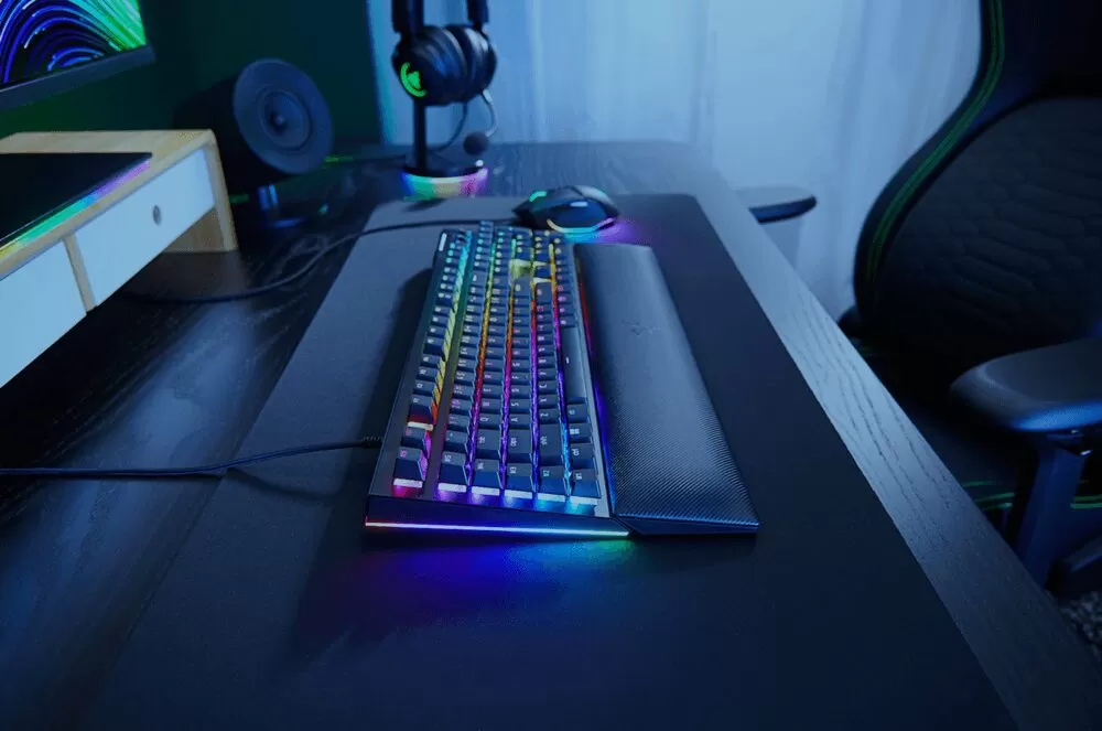 BlackWidow V4 Spec 1 1
