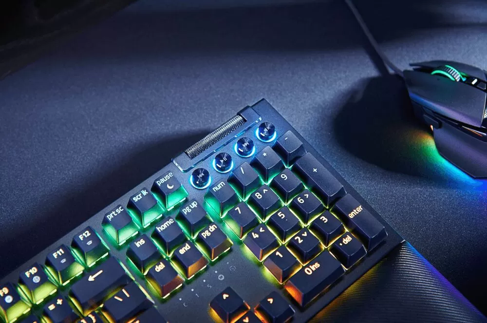 BlackWidow V4 Spec 2 1