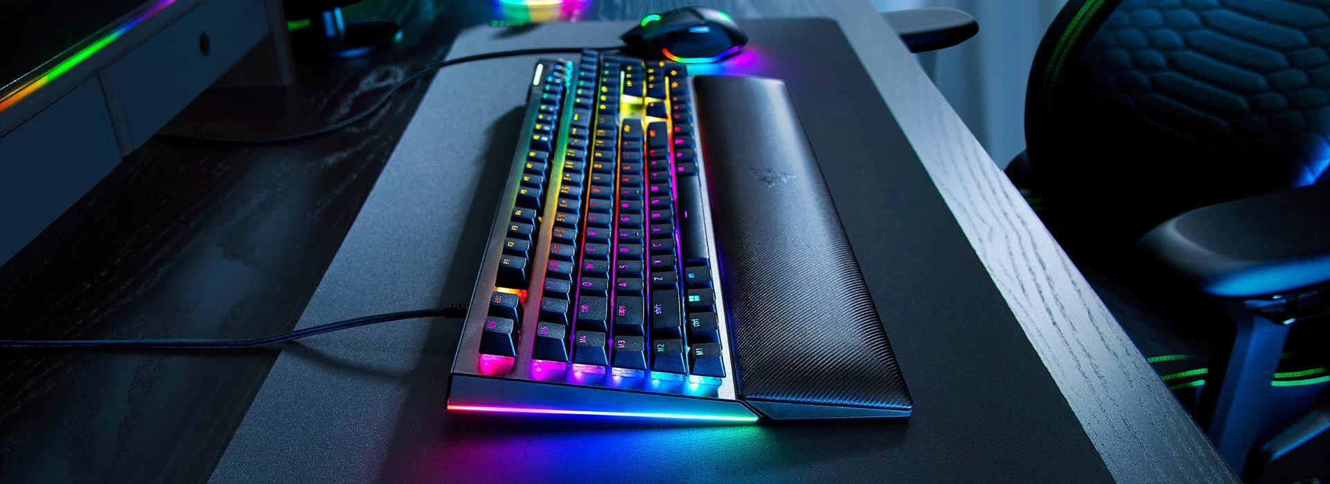 razer blackwidow v4 lighting desktop