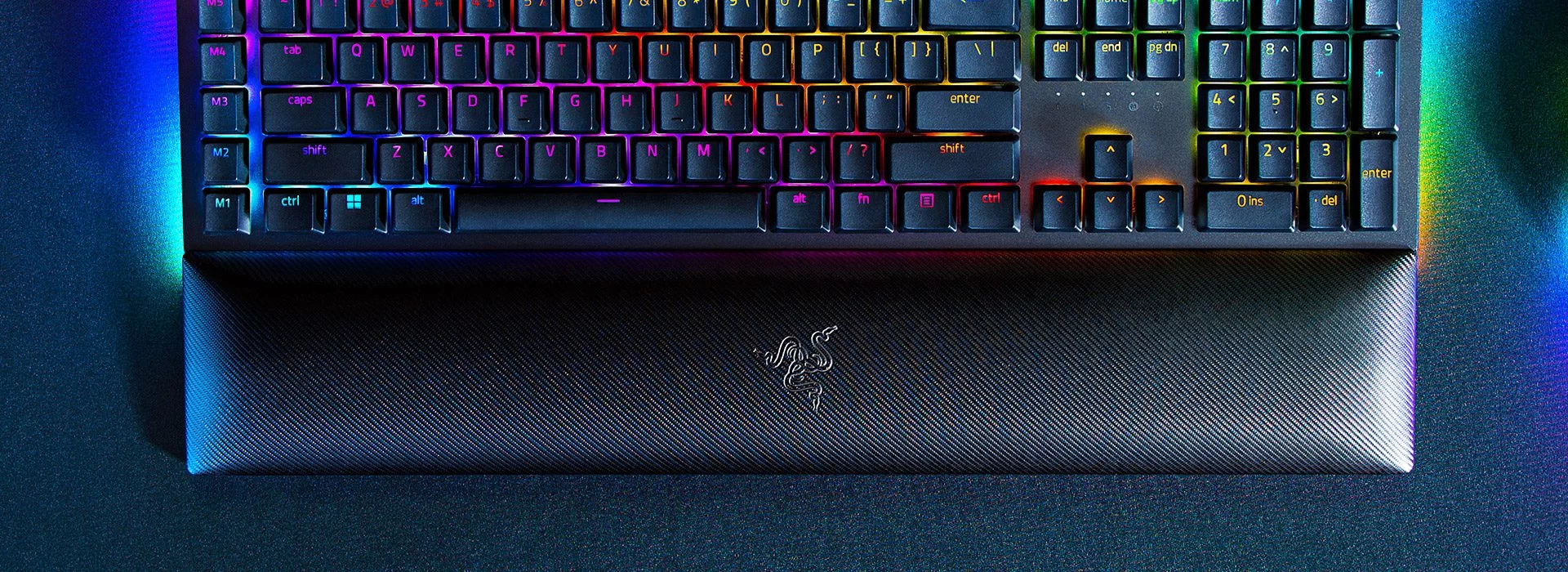 razer blackwidow v4 wrist rest desktop