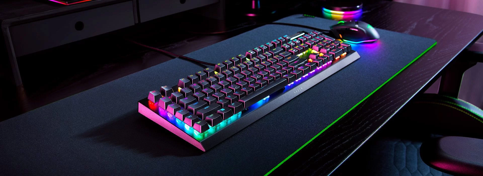 razer blackwidow v4 x usp4 chroma desktop