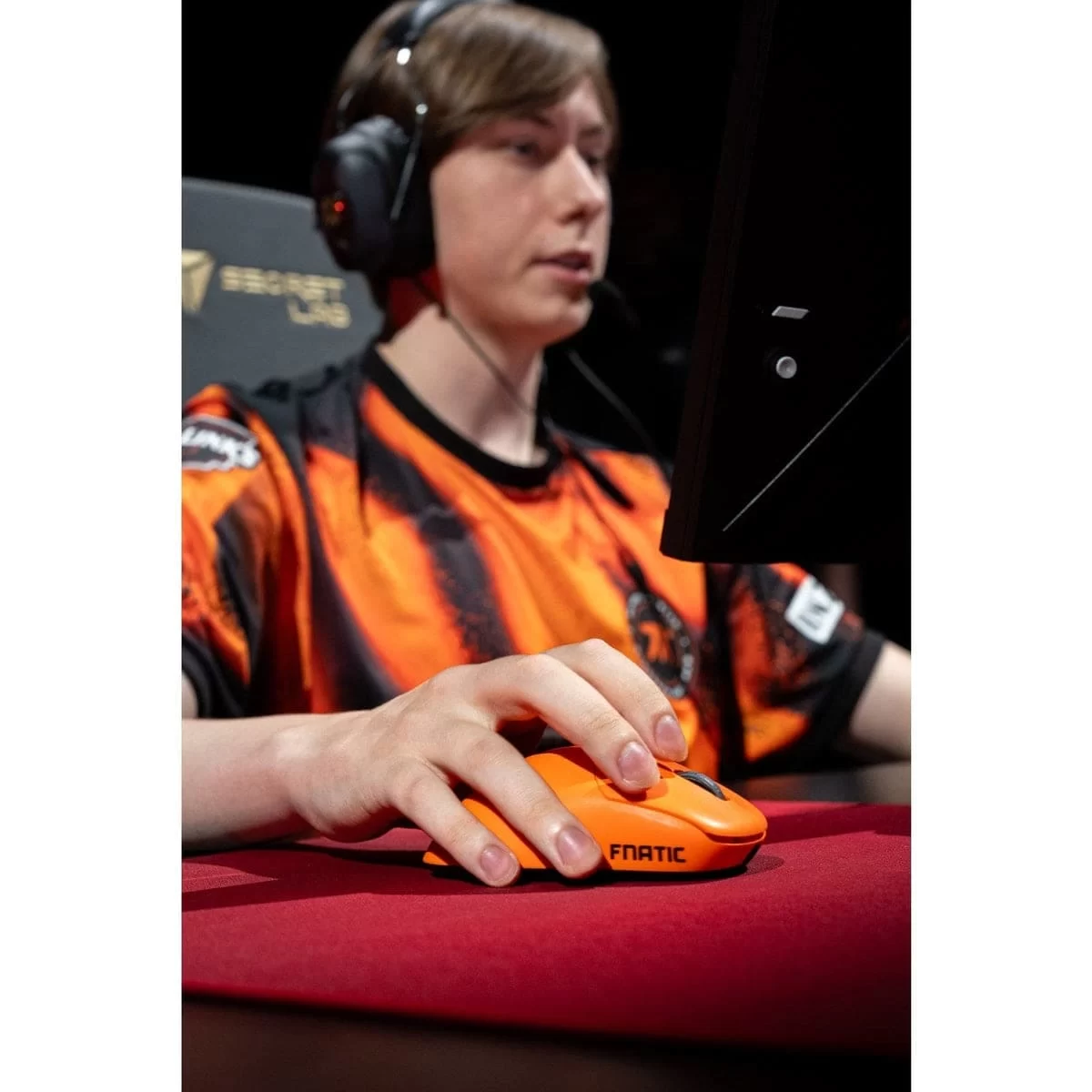 Lamzu Fnatic Gear x Lamzu Thorn 4K Special Edition Wireless Gaming Mouse - 52g, Wireless 4KHz. Chip MCUNordic 52840, Pixart 3395 (Đi kèm dongle 8KHz) 13 Lamzu Fnatic Gear x Lamzu Thorn 4K Special Edition Wireless Gaming Mouse - 52g, Wireless 4KHz. Chip MCUNordic 52840, Pixart 3395 (Đi kèm dongle 8KHz) - Ảnh 13