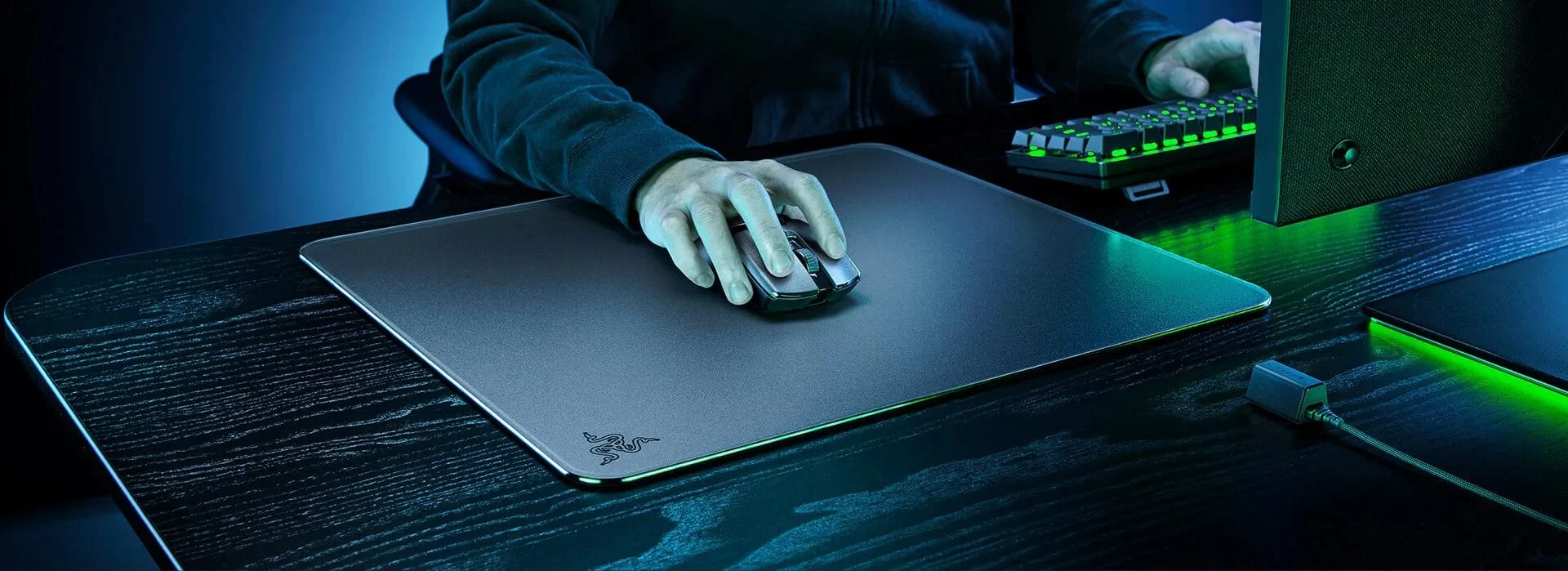 razer atlas glass surface desktop
