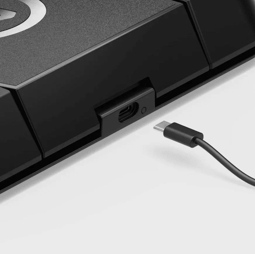 stream deck pedal grid gallery usb c port 1