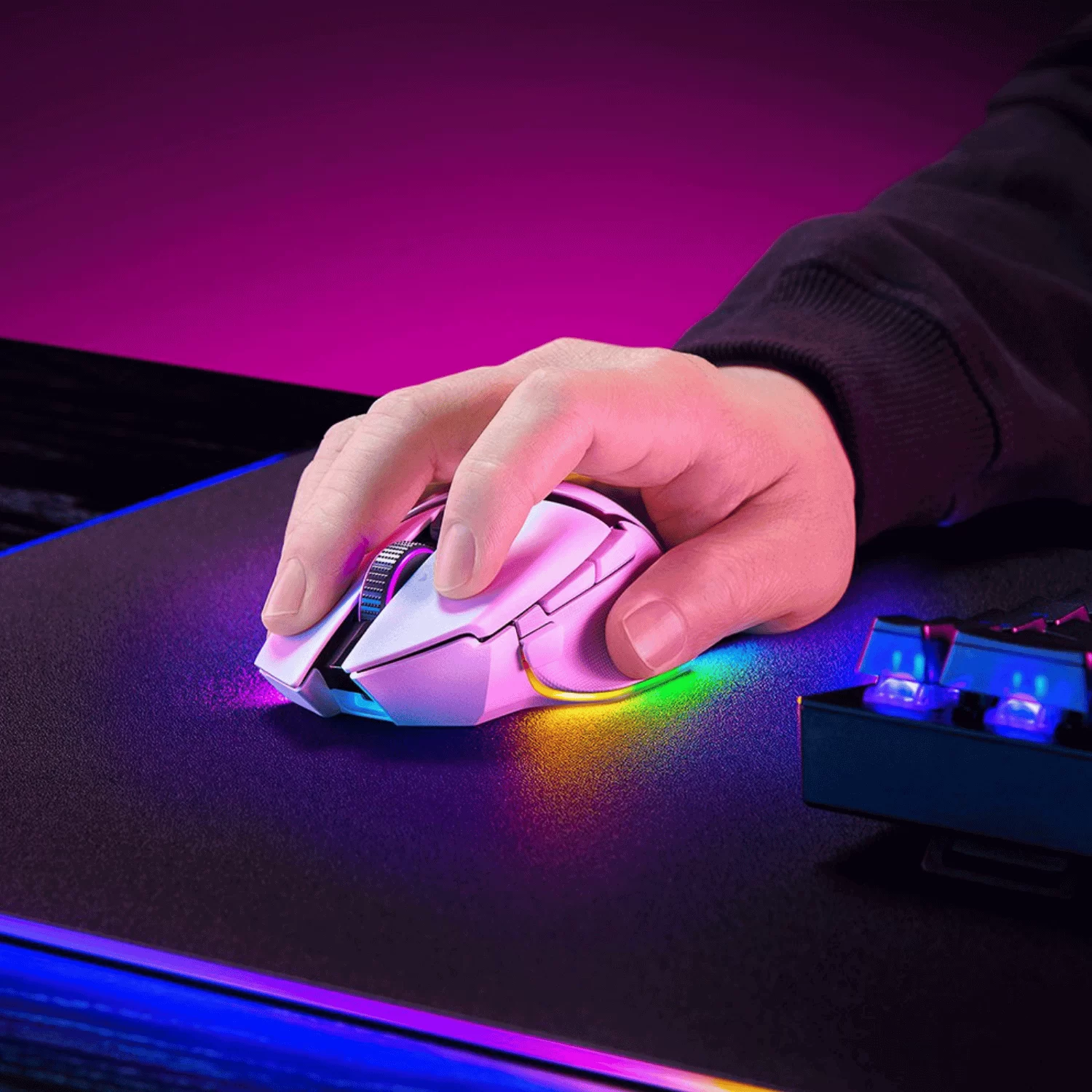 Razer Basilisk V3 Pro 35K Wireless Gaming Mouse - White, 35000 DPI, Chroma RGB, HyperScroll Tilt Wheel 3 Razer Basilisk V3 Pro 35K Wireless Gaming Mouse - White, 35000 DPI, Chroma RGB, HyperScroll Tilt Wheel - Ảnh 3