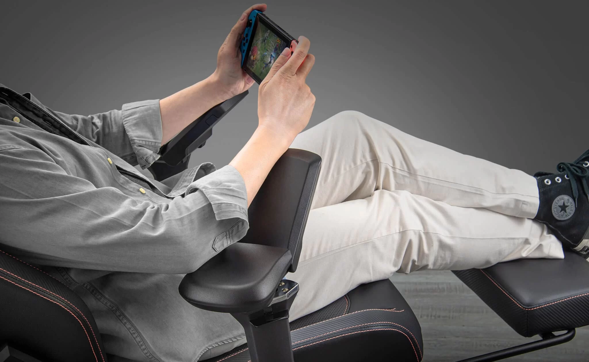 5D armrest 3 2048x1260 1