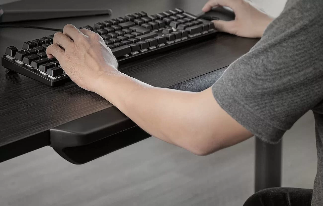 E Odyssey Ergonomic Armrest Drawer2