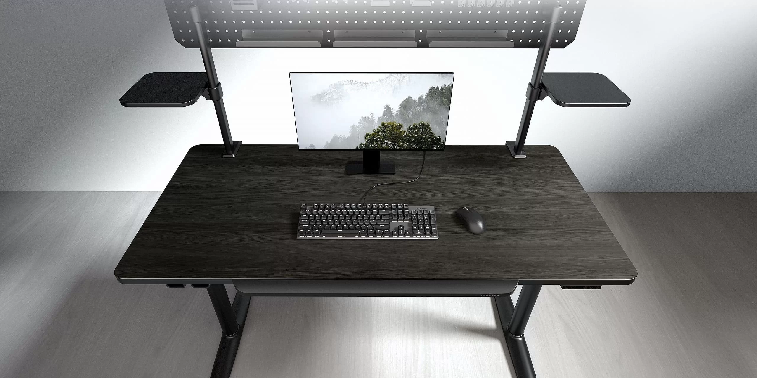 E Odyssey spacious desktop size1