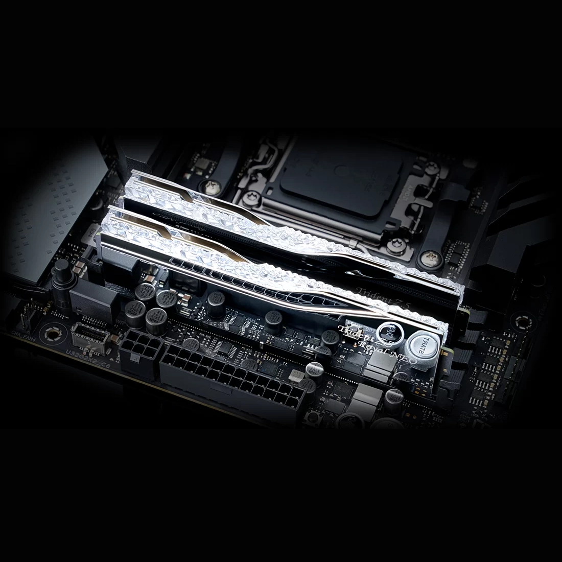 G.Skill Trident Z5 Royal Neo Silver 96GB (2x48GB) Memory Kit - AMD EXPO, 6000MHz CL30 (F5-6000J3036F48GX2-TR5NS) 2 G.Skill Trident Z5 Royal Neo Silver 96GB (2x48GB) Memory Kit - AMD EXPO, 6000MHz CL30 (F5-6000J3036F48GX2-TR5NS) - Ảnh 2