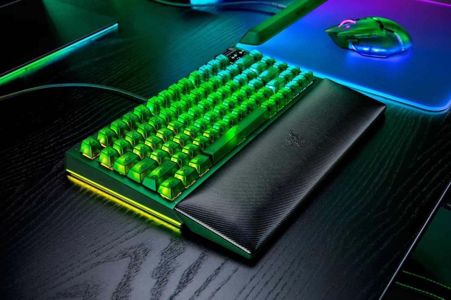 Razer BlackWidow V4 75 Phantom gal 4
