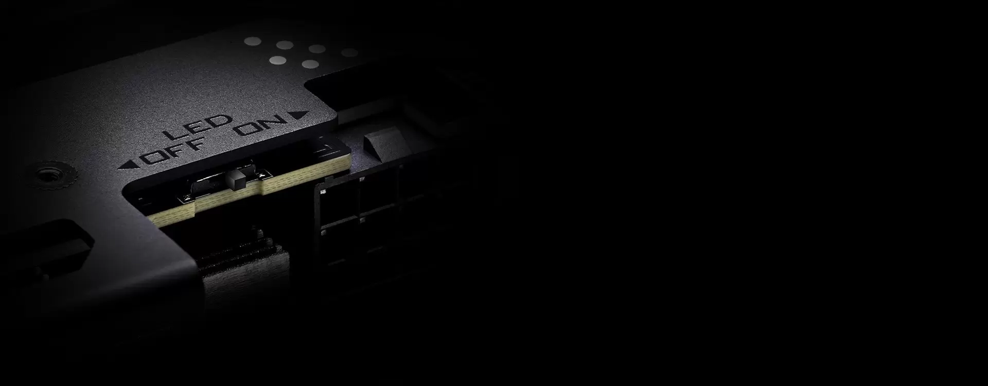 ASRock RX 9060 XT công tắc bật tắt LED linh hoạt