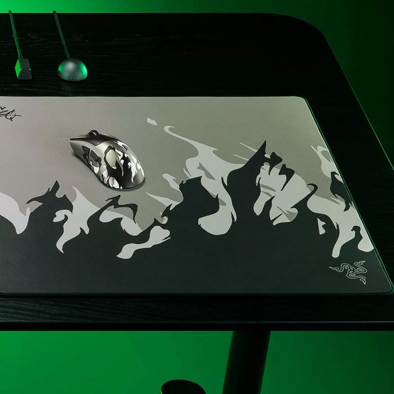Razer Gigantus V2 Pro Nikko Edition Gaming Mouse Pad - Large (500 x 480 x 4mm), Cloth, Soft 3 Razer Gigantus V2 Pro Nikko Edition Gaming Mouse Pad - Large (500 x 480 x 4mm), Cloth, Soft - Ảnh 3