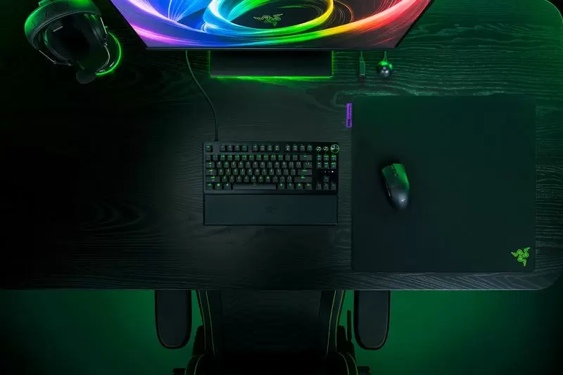 Razer Gigantus V2 Pro Gaming Mouse Pad - Large (500 x 480 x 4mm), Cloth, Soft 15 razer gigantus v2 pro large 500x480mm mousepad gaming không gian rộng